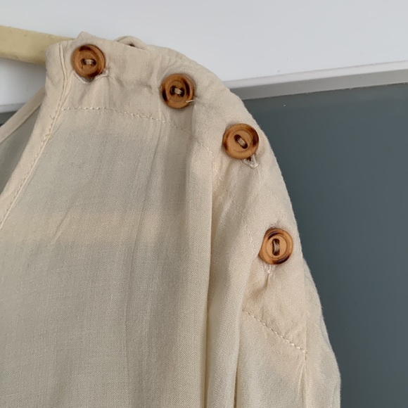 Anthropologie Gathered Sleeve Button Detail Blouse - Picture 4 of 11